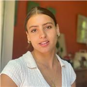 Native English tutor with 5 years of experience in private English tutoring for children and adults in Paris. Achieved a bacherlor's degree in Social Sciences in London and a master's degree in political sciences in Barcelona.